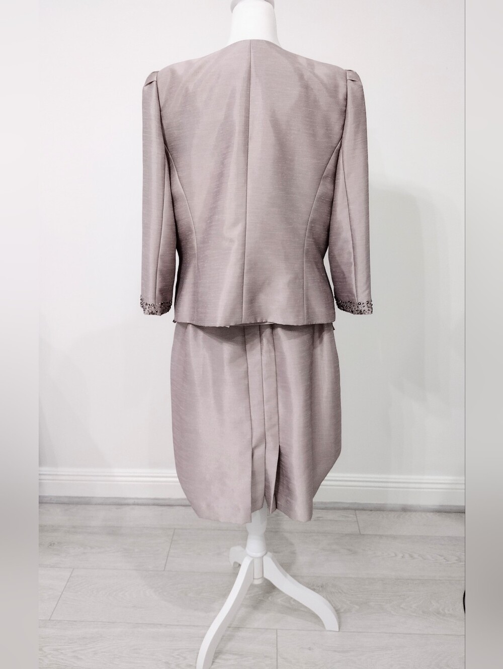 Tahari Sz 14 Women's Taupe Skirt Suit - Classic Three-Piece Set - Picture 2 of 16